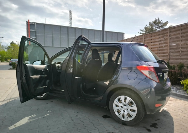 Toyota Yaris cena 23500 przebieg: 203846, rok produkcji 2012 z Otwock małe 121